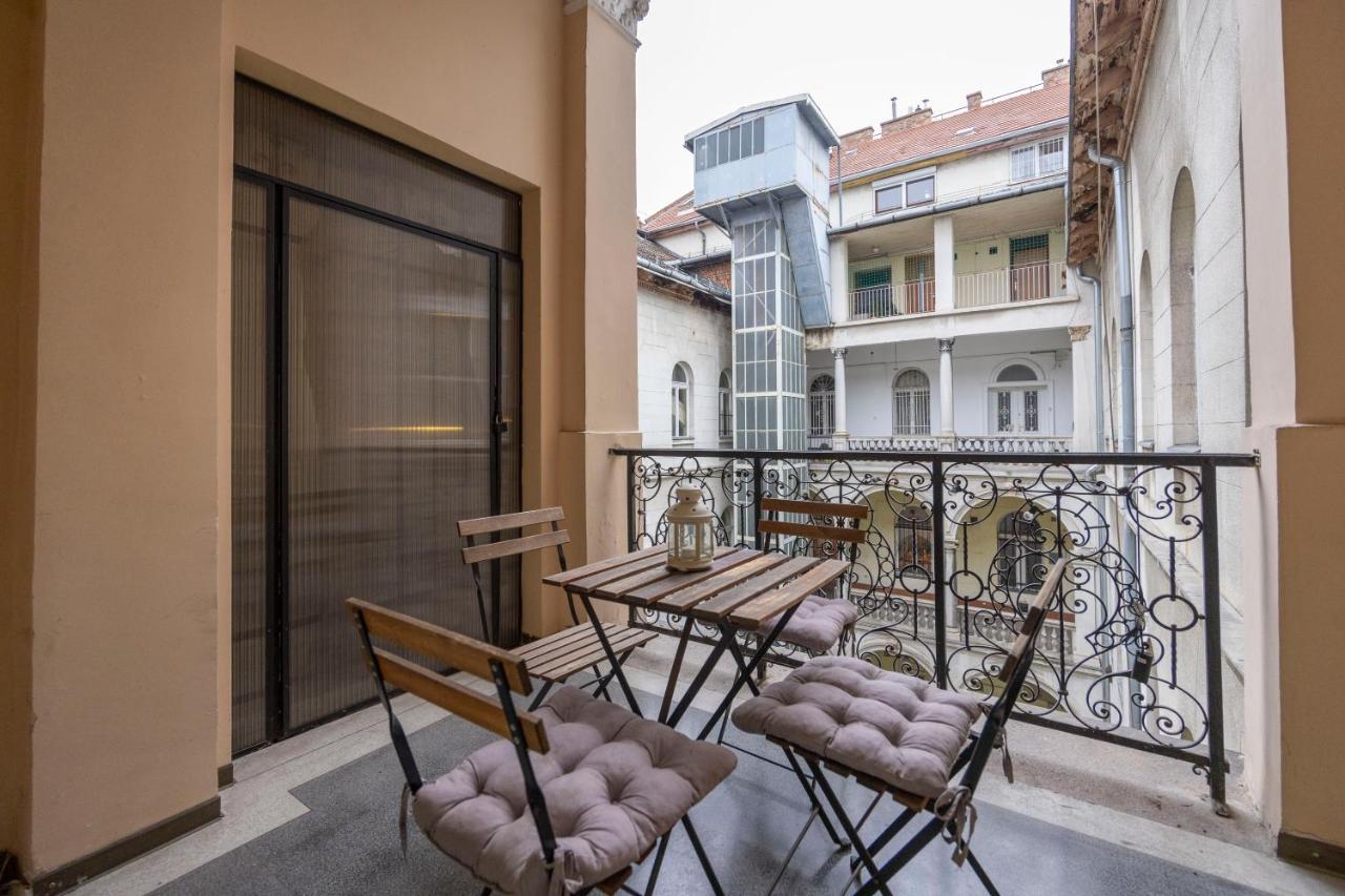 Spacious & Cozy W/ Terrace Appartement