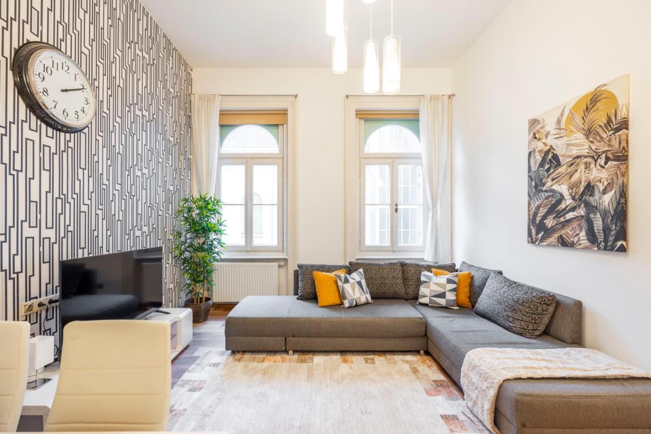Appartement Spacious & Cozy W/ Terrace