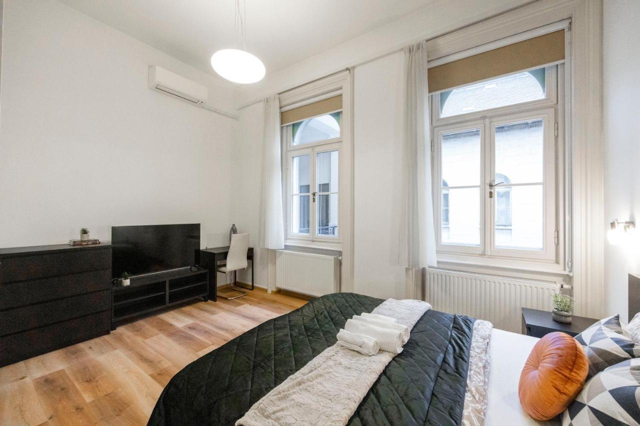 Appartement Spacious & Cozy W/ Terrace